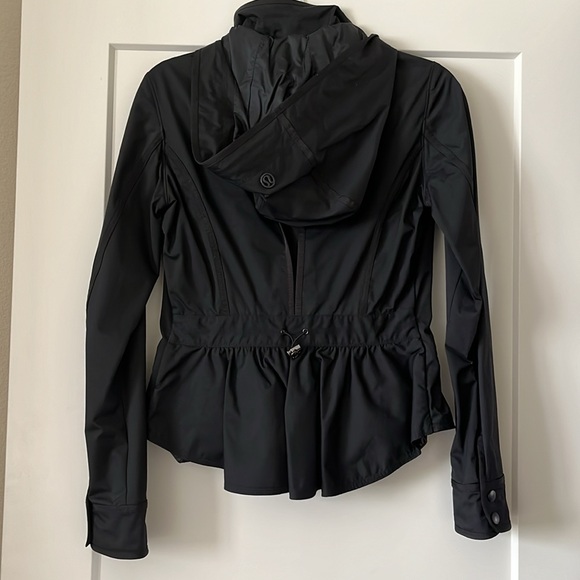 Lululemon Women’s Black Hoodie Jacket Sz 4 - Picture 2 of 2